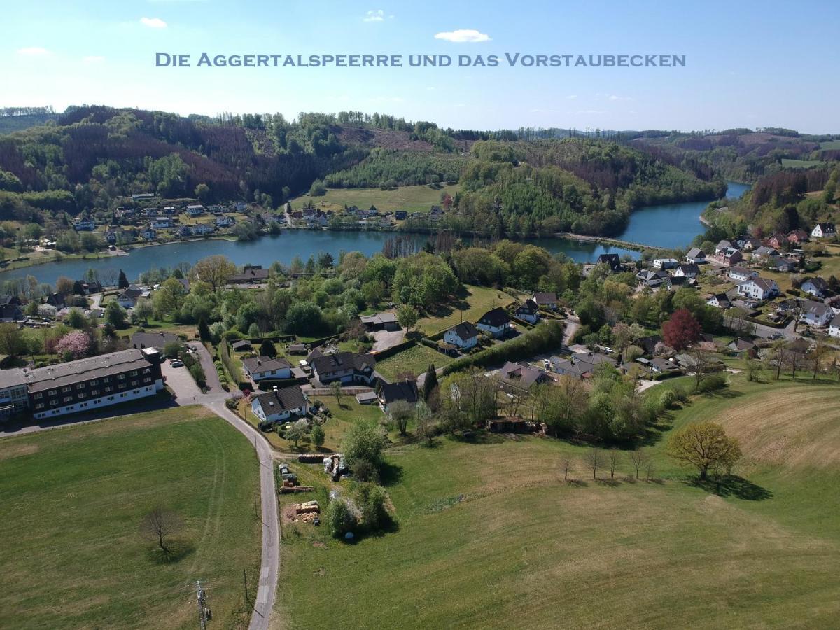 Seeblick-Ferienwohnung Im "Ferienhaus Agger-Blick" Mit Traumhafter Sonnen-Terrasse, Sauna, E-Kamin & Kajak Gummersbach Zewnętrze zdjęcie